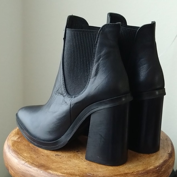 Charles David Ankle Boots sz 6 1/2 - Picture 3 of 9